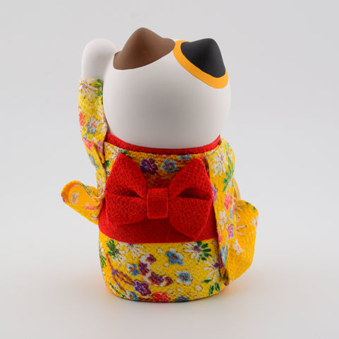 Yakushigama Chirimen Kimono Lucky Cat (Maneki-Neko)